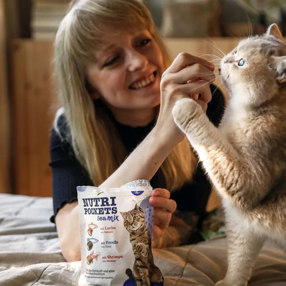تشویقی گربه جیم کت میکس دریایی و تائورین  GimCat Nutri Pockets Sea+Taurine 