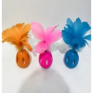 توپ بازی گربه با پر